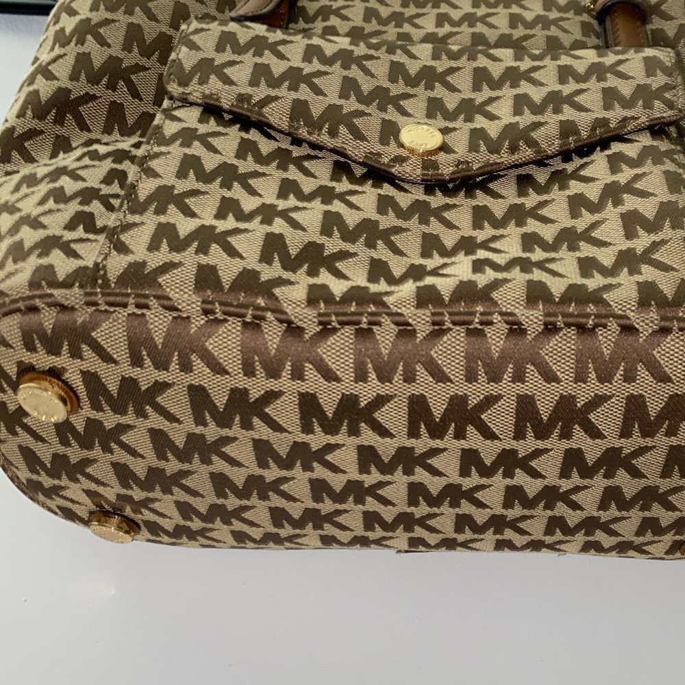 Michael Kors Handbag - Picture 2 of 13